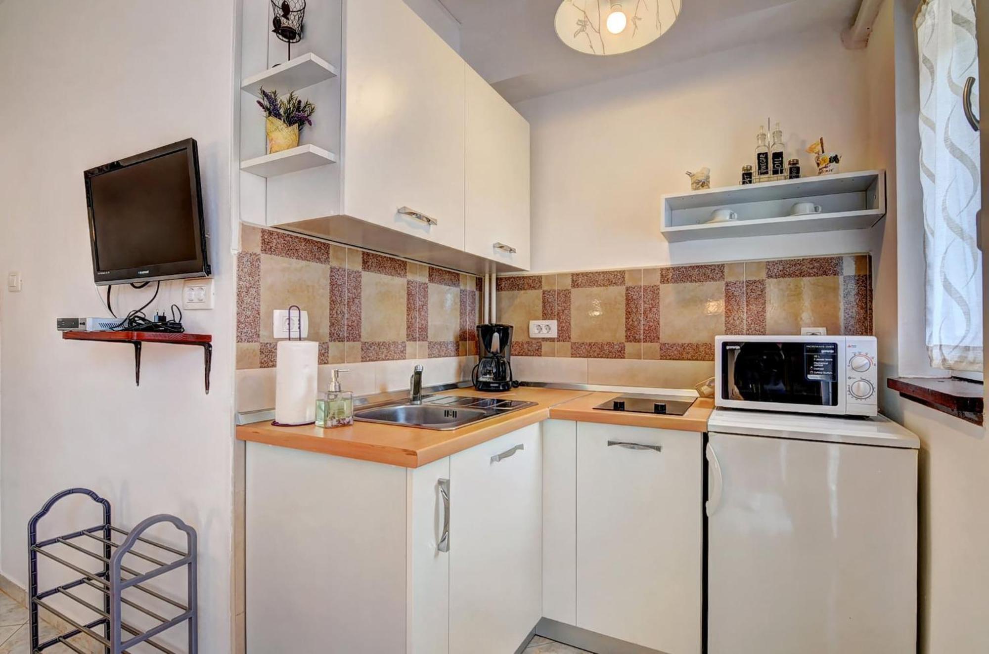 Lovely Apartments In Valbandon Fažana Exterior foto