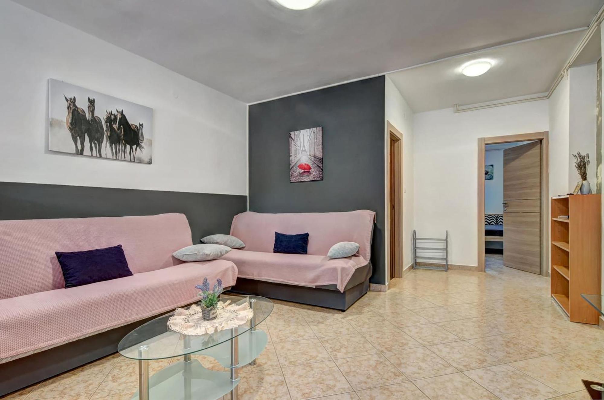 Lovely Apartments In Valbandon Fažana Exterior foto
