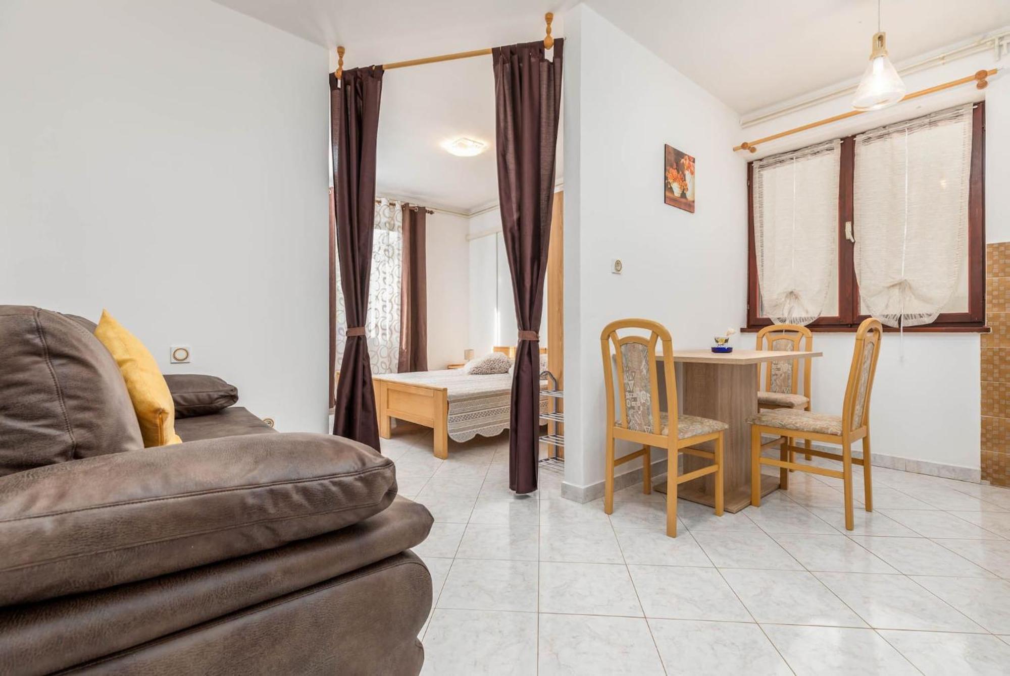 Lovely Apartments In Valbandon Fažana Exterior foto